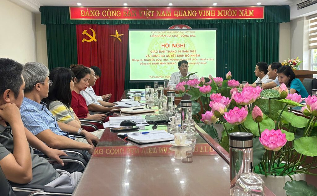 Họp giao ban tháng 10: Liên đoàn địa chất Đông Bắc kiện toàn công tác cán bộ
